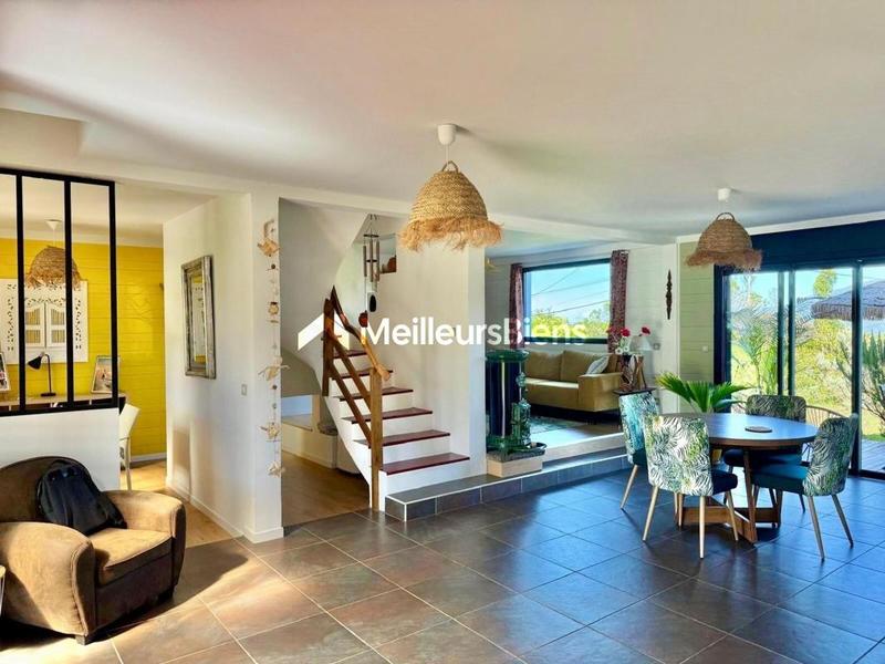 Maison - 150 m² - 6 pièces