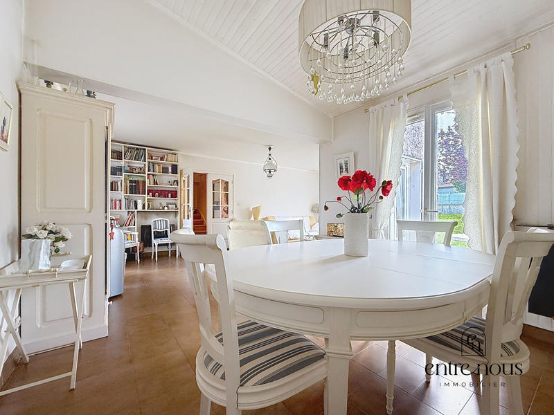 Maison - 140 m² - 5 pièces