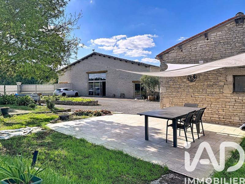 Maison - 408 m² - 6 pièces