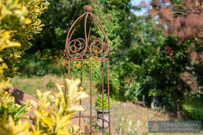 Maison - 280 m² - 10 pièces