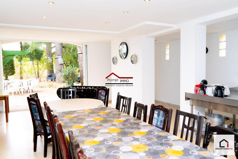 Maison - 520 m² - 8 pièces