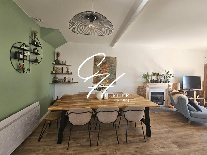 Appartement - 100 m² - 4 pièces