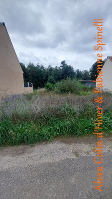 Terrain constructible - 833 m²