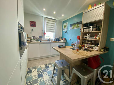 Appartement - 85 m² - 5 pièces