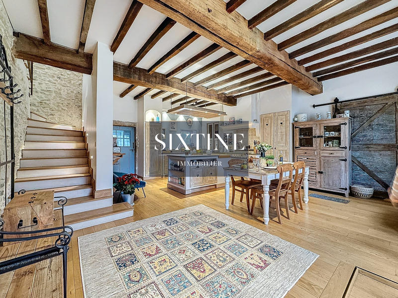 Maison ancienne - 692 m² - 16 pièces