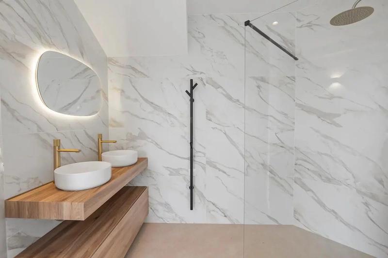 Maison - 307 m² - 7 pièces