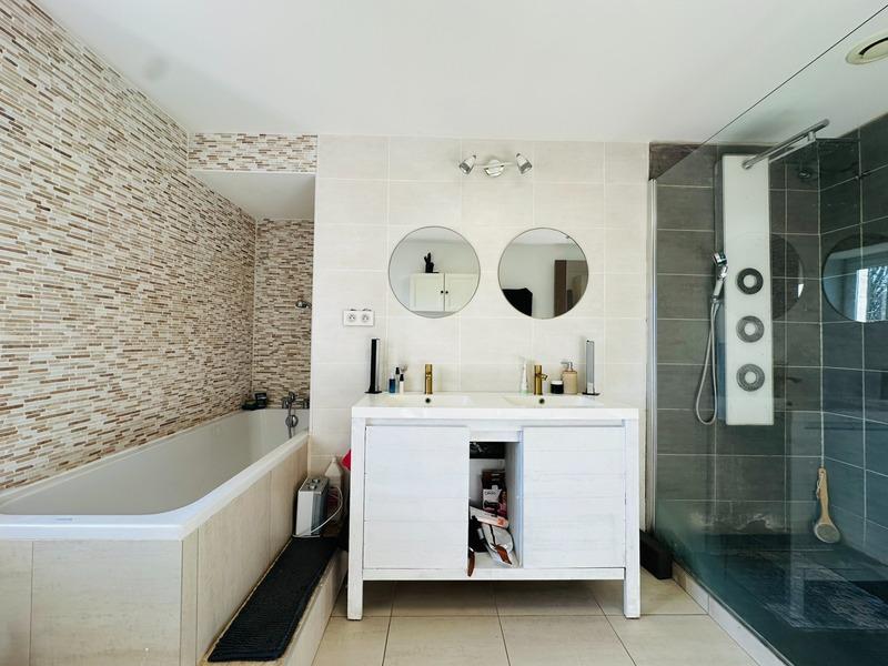 Maison de village - 130 m² - 5 pièces