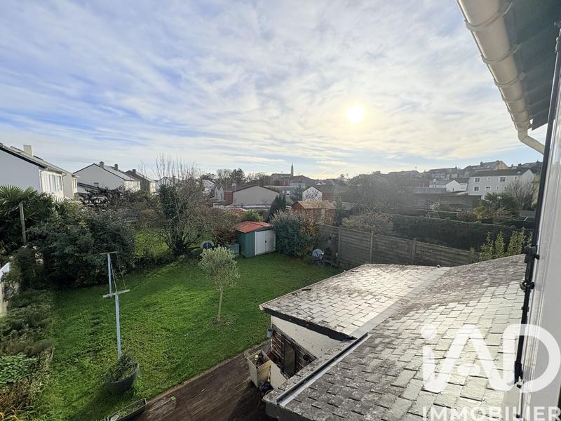 Maison - 99 m² - 4 pièces