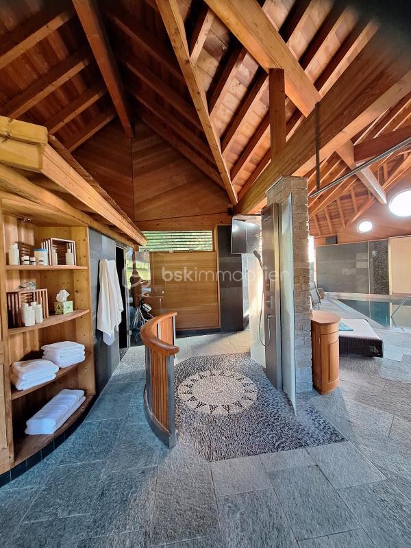 Demeure - 390 m² - 7 pièces