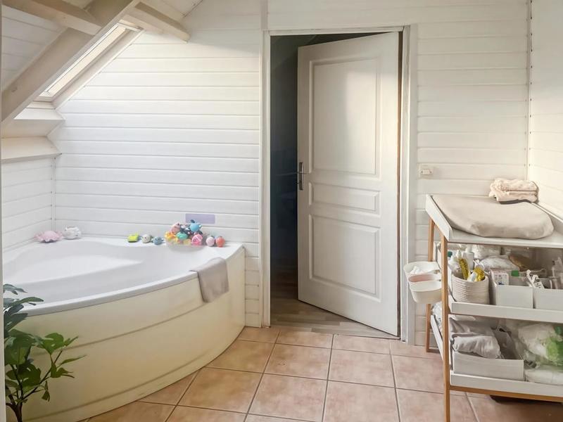 Propriété - 221 m² - 8 pièces