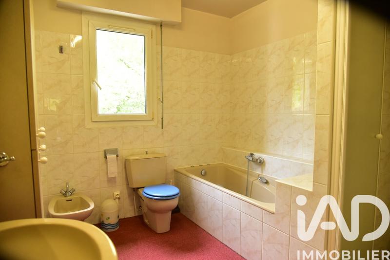 Maison - 212 m² - 7 pièces