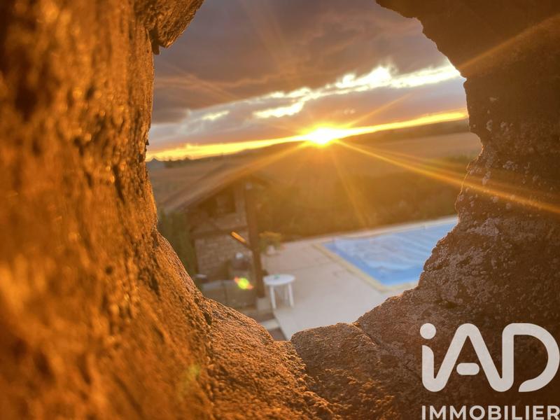 Maison - 300 m² - 9 pièces