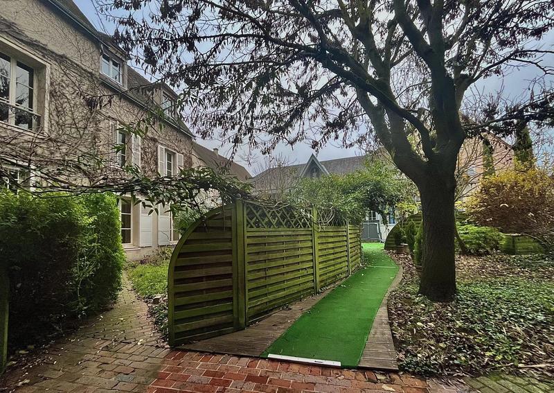 Appartement - 239 m² - 6 pièces