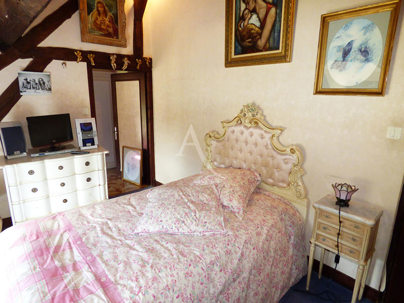 Maison - 303 m² - 7 pièces