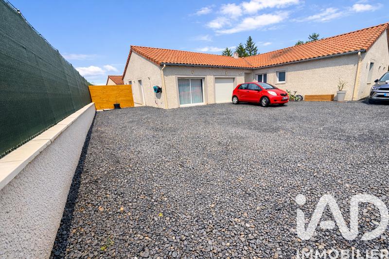 Maison - 220 m² - 8 pièces