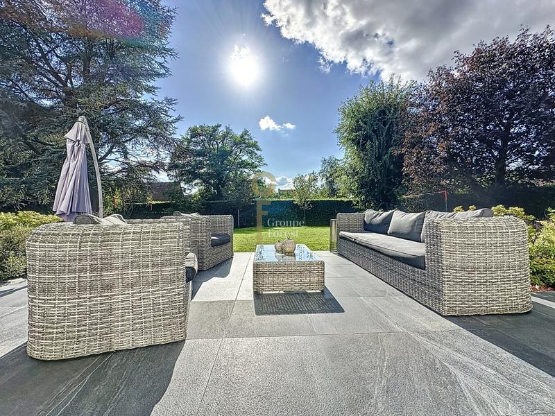 Maison - 212 m² - 7 pièces