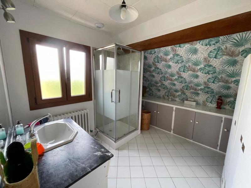 Maison - 225 m² - 7 pièces