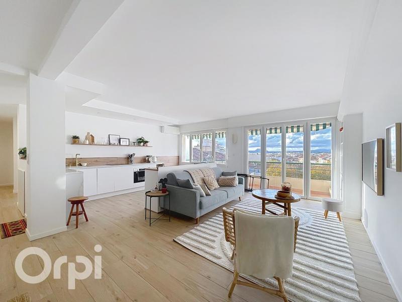 Appartement - 80 m² - 3 pièces