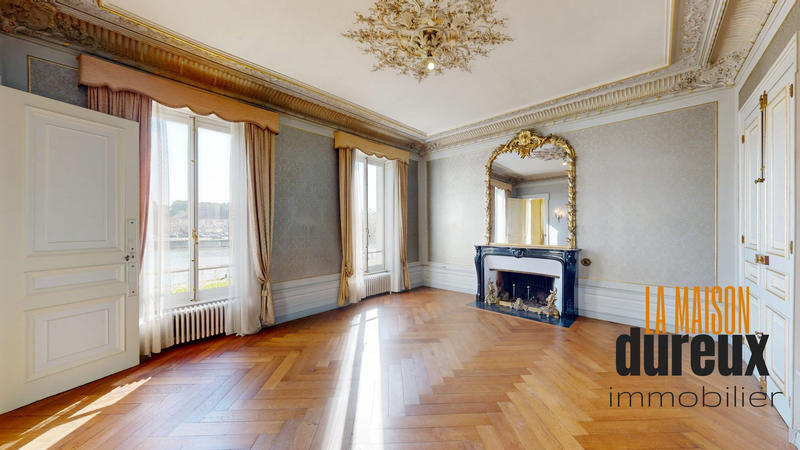 Maison - 310 m² - 12 pièces