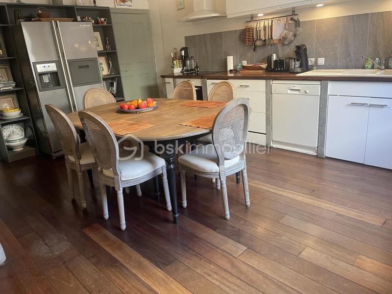 Demeure - 175 m² - 5 pièces