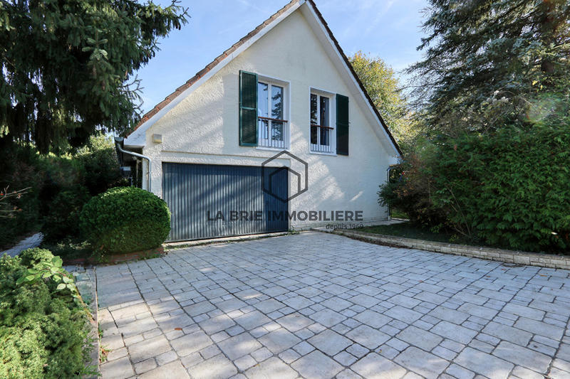 Maison - 177 m² - 7 pièces