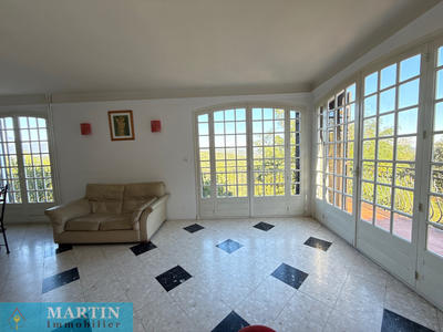 Villa - 205 m² - 8 pièces