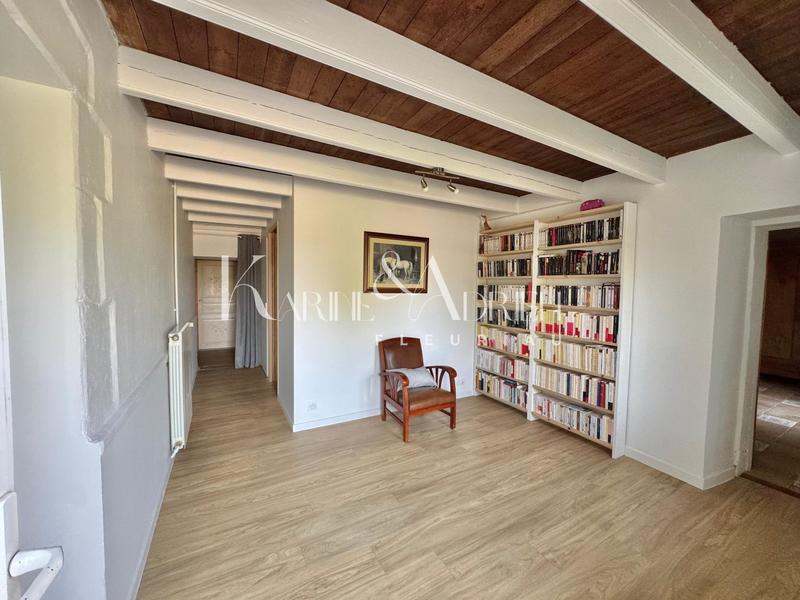 Maison - 216 m² - 7 pièces