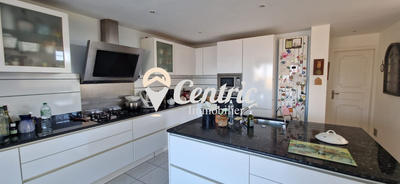 Maison - 303 m² - 7 pièces