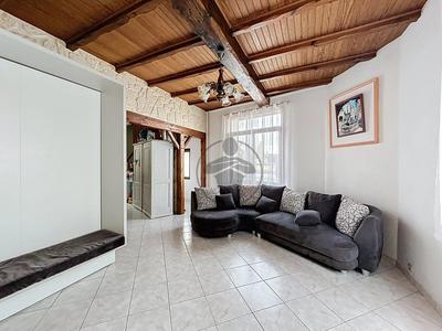 Maison - 93 m² - 5 pièces