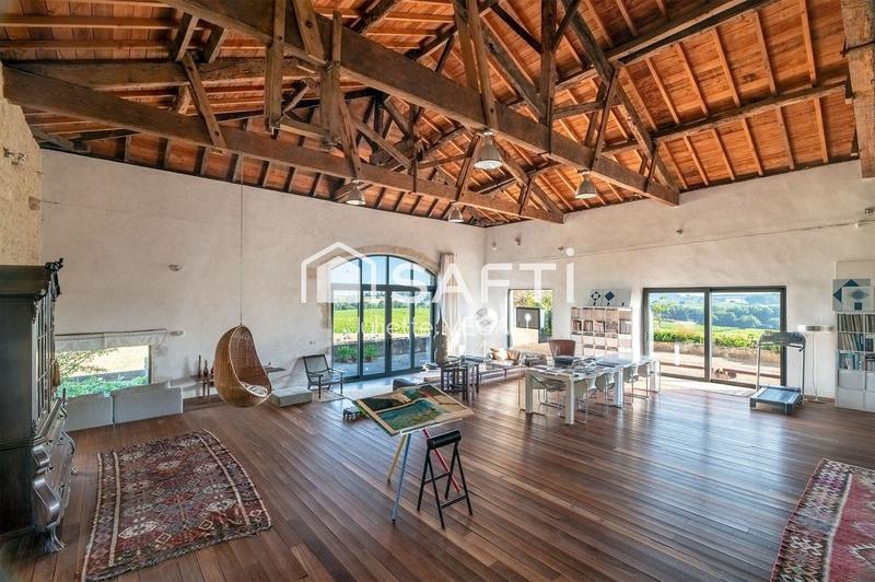 Maison - 450 m² - 6 pièces