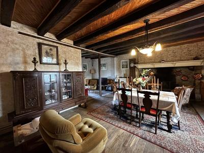 Maison ancienne - 206 m² - 7 pièces