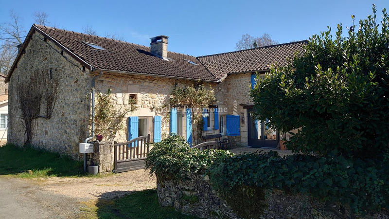 Maison - 213 m² - 7 pièces