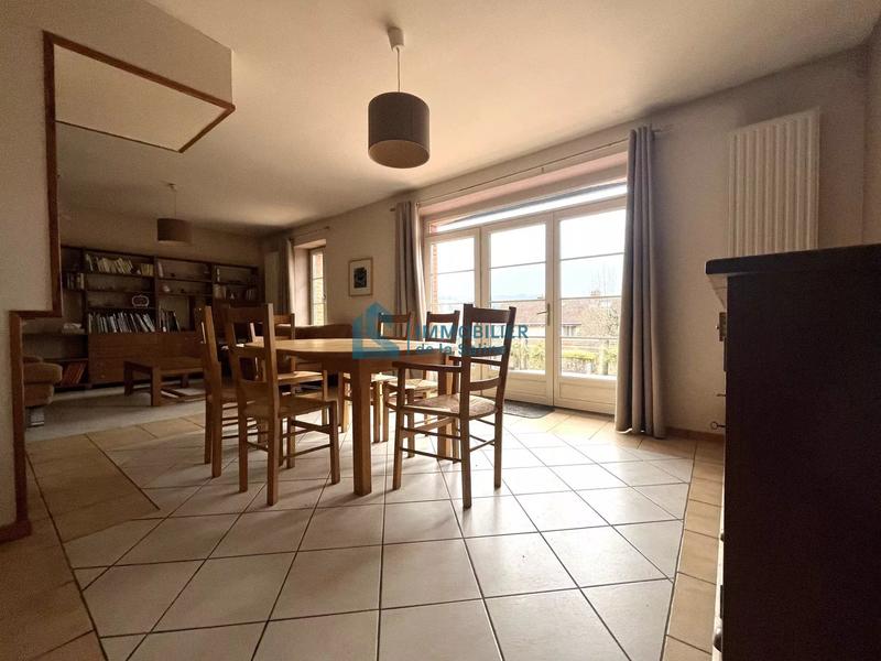 Maison - 212 m² - 11 pièces