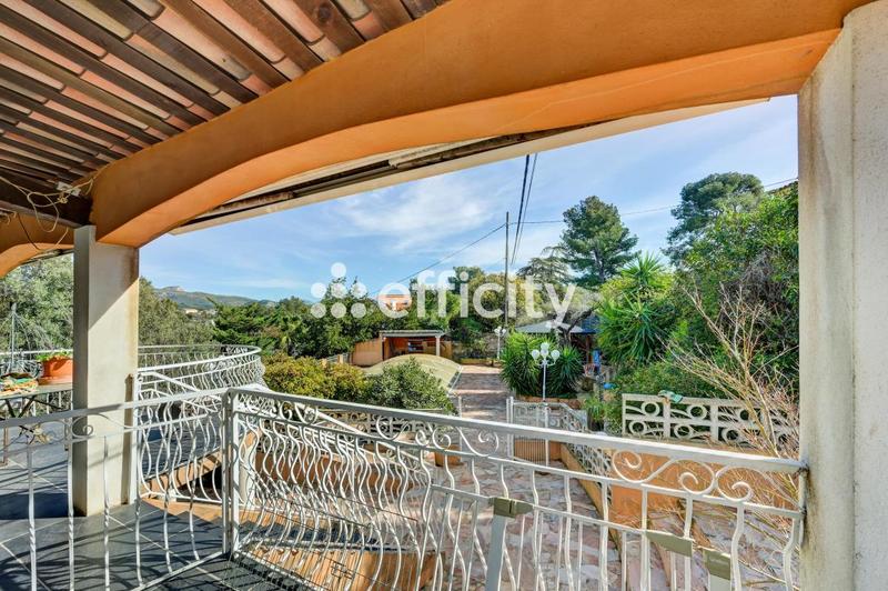 Villa - 202 m² - 7 pièces