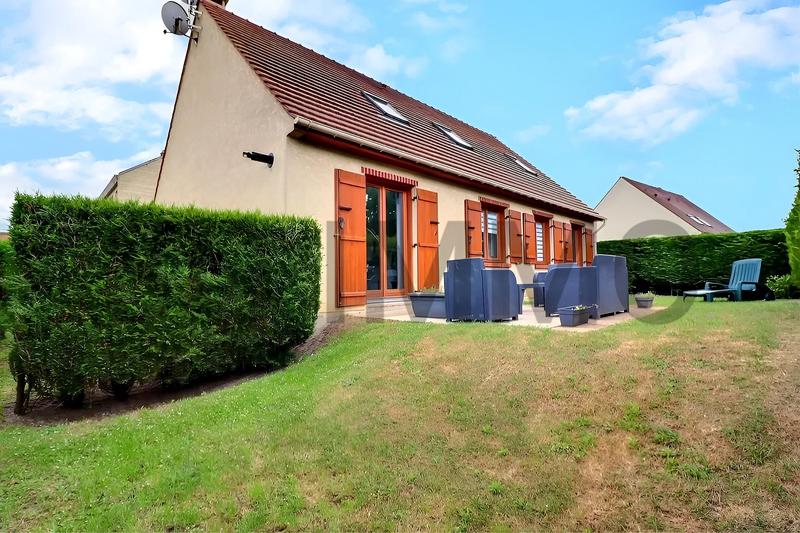 Maison traditionnelle - 147 m² - 7 pièces