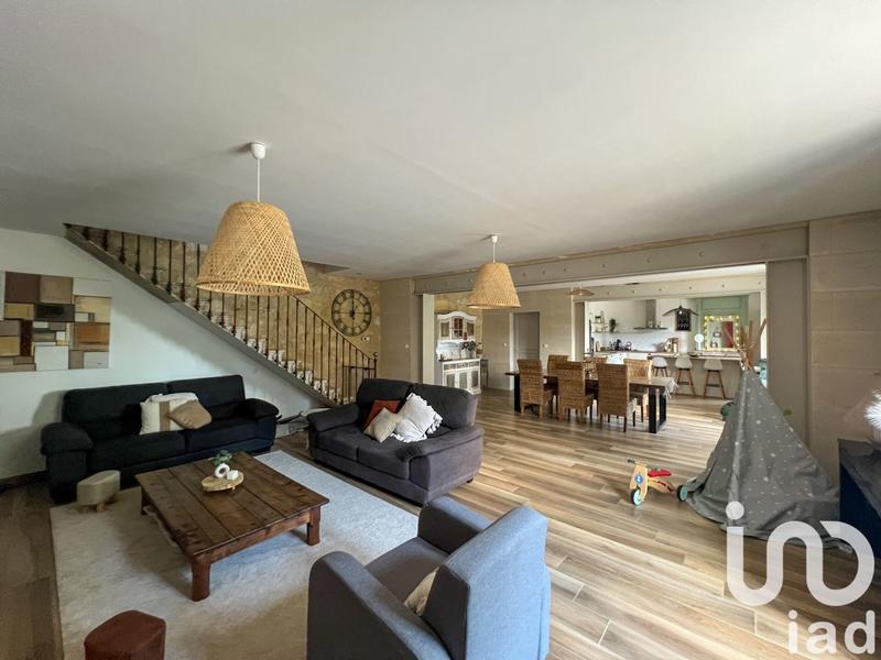 Maison - 259 m² - 8 pièces