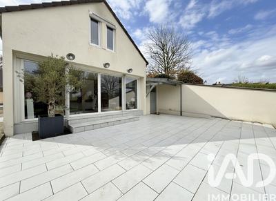 Maison - 77 m² - 5 pièces