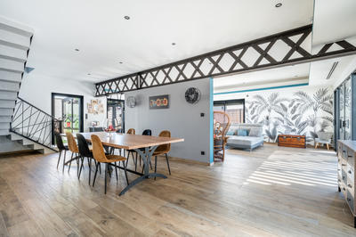 Villa - 250 m² - 7 pièces