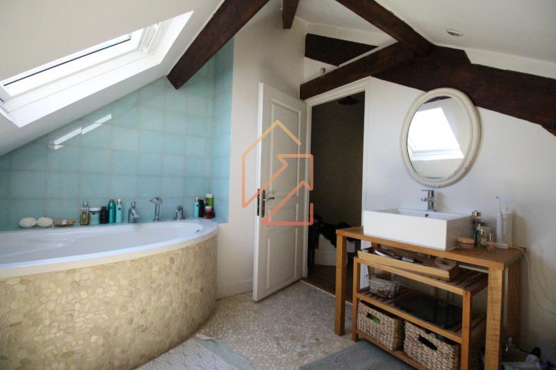 Maison - 230 m² - 6 pièces