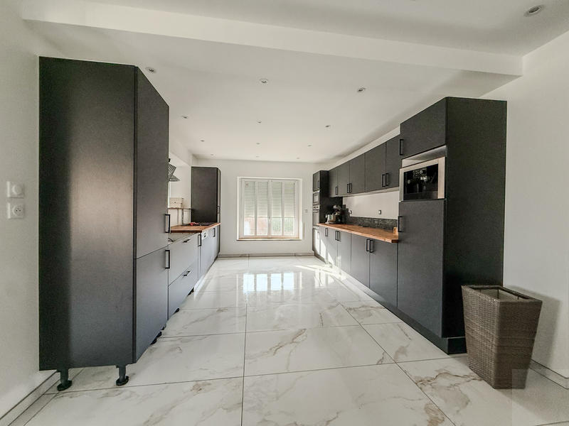 Maison - 175 m² - 7 pièces