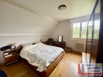 Pavillon - 180 m² - 6 pièces