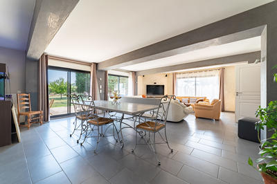 Maison - 220 m² - 8 pièces
