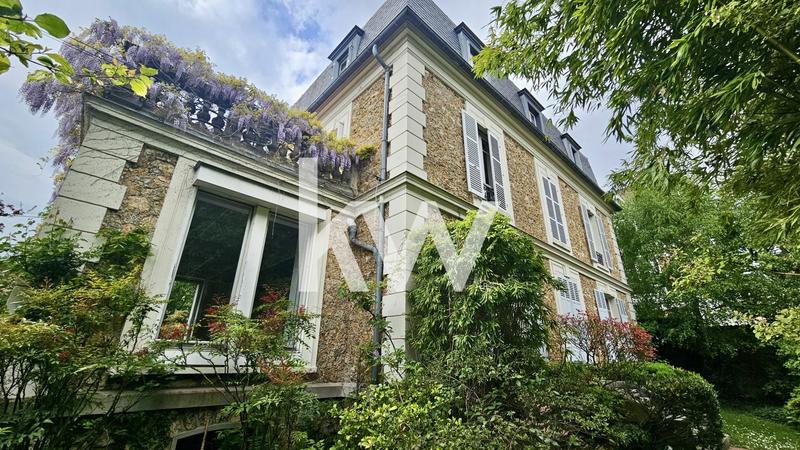 Demeure - 420 m² - 11 pièces