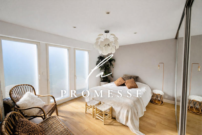 Villa - 301 m² - 9 pièces