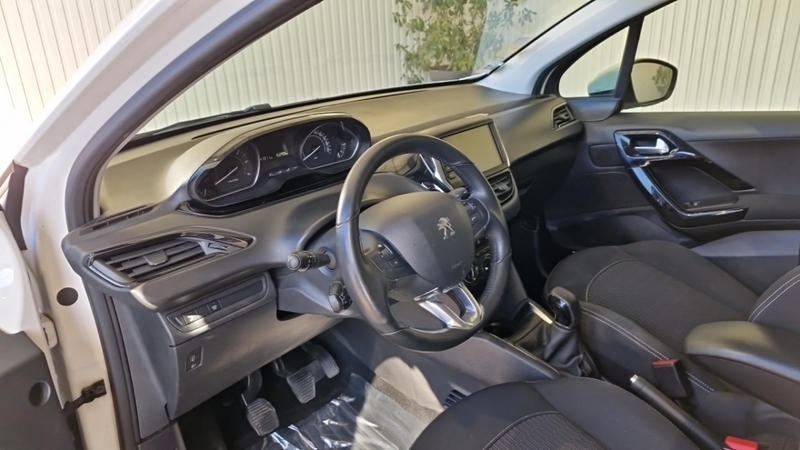 Peugeot 208 bluehdi 100 ss bvm5 active