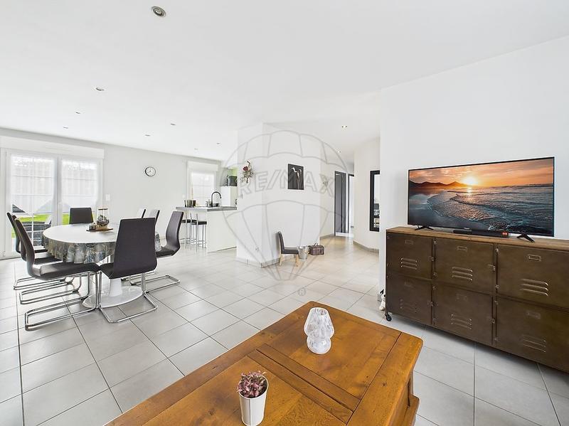 Maison - 103 m² - 5 pièces