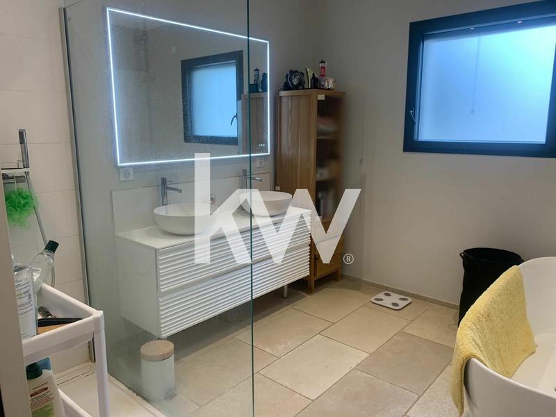 Maison - 111 m² - 4 pièces