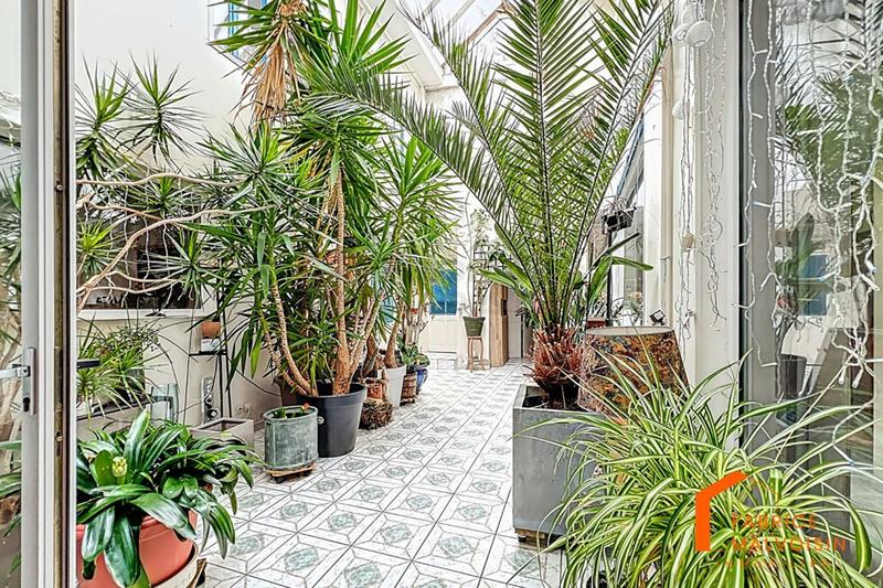 Maison - 402 m² - 16 pièces