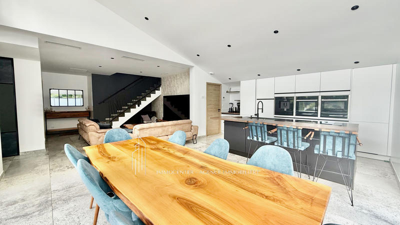 Villa - 165 m² - 7 pièces