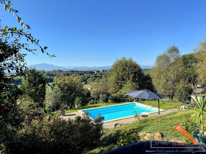 Maison - 179 m² - 6 pièces